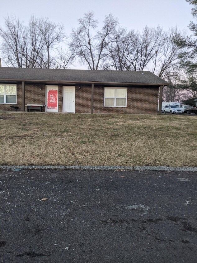 Primary Photo - 733 Demaret Dr