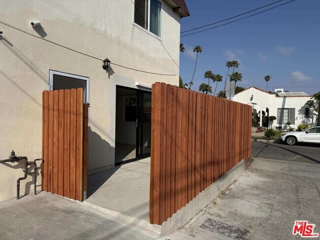 Building Photo - 2106 Pisani Pl
