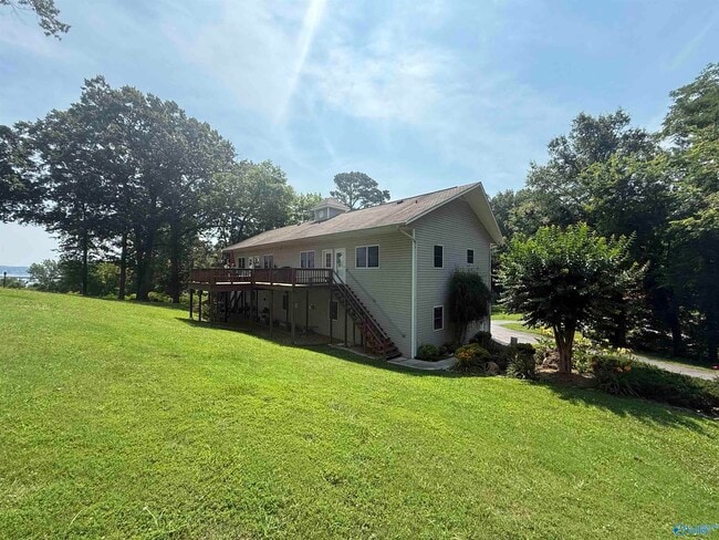 Building Photo - 1526 Circle Dr