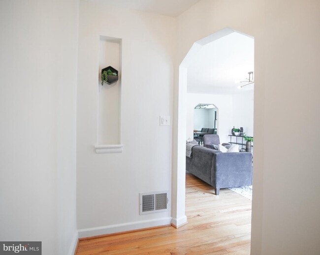 Photo - 5602 Hawthorne St House