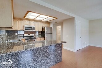 Building Photo - 2219 Burroughs St