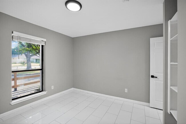 Foto del edificio - 505 Oak Ridge Dr