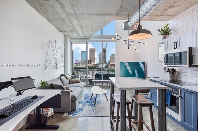 Foto del edificio - 690 SW 1st Ct