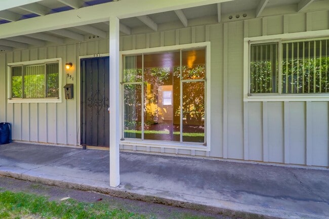 Building Photo - 1 Bed/1 Bath Pacific Beach