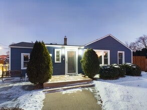 Building Photo - 9625 Merton Ave Building Photo - 9625 Merton Ave