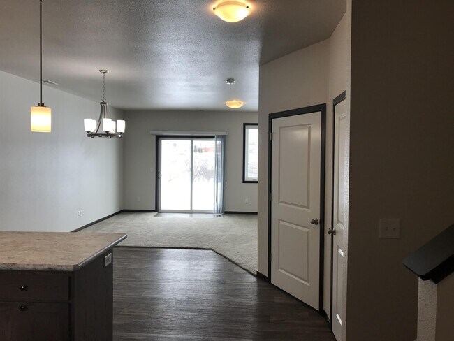 Foto del edificio - 721 14th St SE