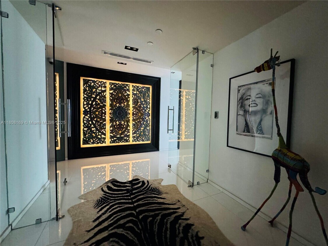 Foto del edificio - 900 Biscayne Blvd