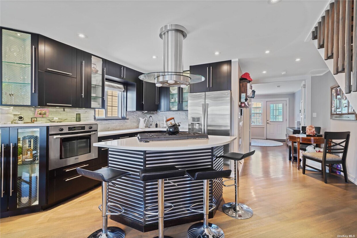 Foto principal - 64-34 Perry Ave