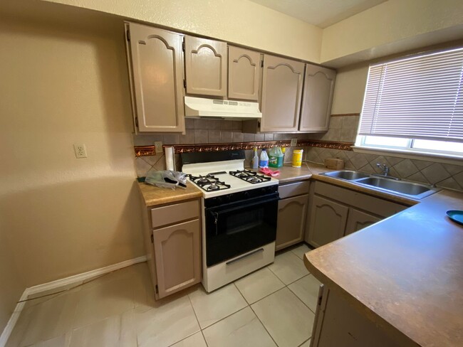 Building Photo - Eastside home for rent