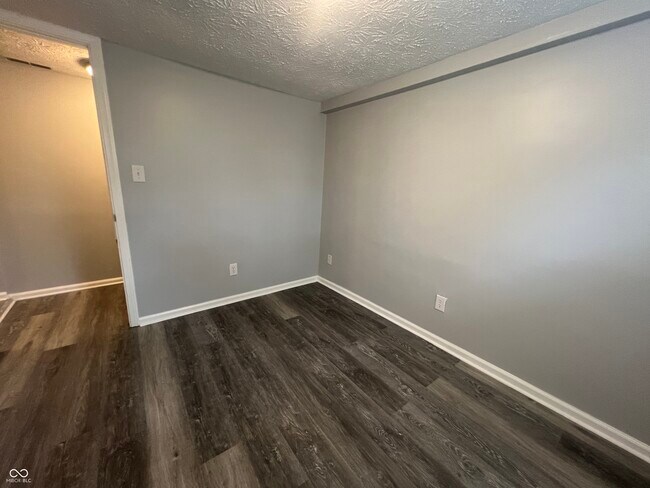 Foto del edificio - 2522 N Harding St