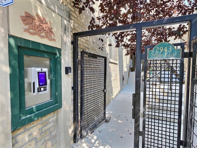 Foto del edificio - 2943 N Lincoln Ave