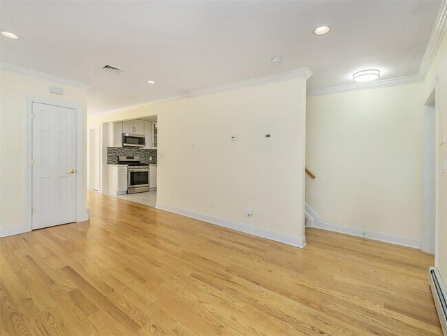 Building Photo - 30 Edgewood Rd