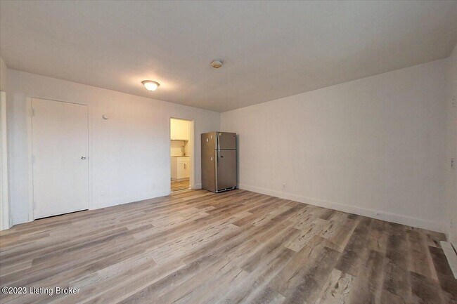 Building Photo - 3320 Bardstown Rd