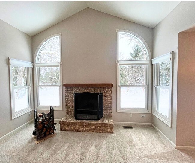 Foto del edificio - 925 Hartford Dr