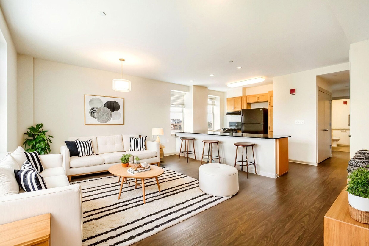 Primary Photo - Strathmore Apartments