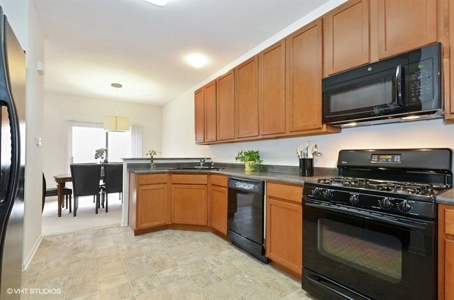 Building Photo - 376 Tower Dr