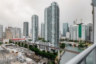 Building Photo - 185 SW 7th St