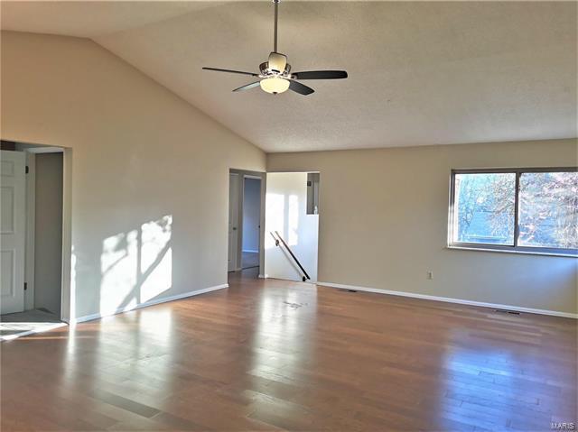 Building Photo - 914 Woodside Village Ln