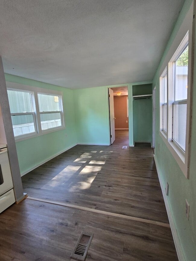 Building Photo - 13105 CO-65