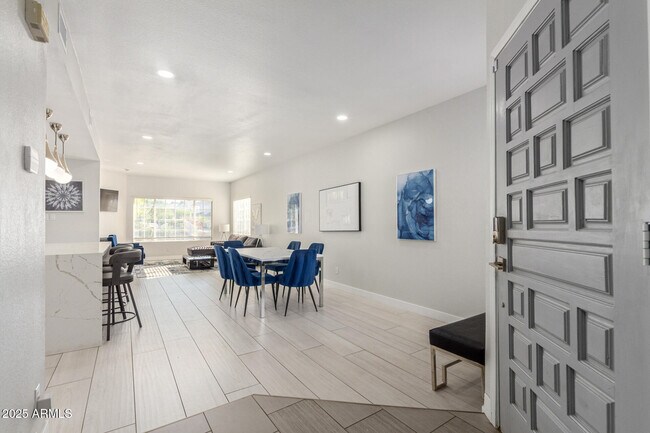 Foto del edificio - 1413 W Coral Reef Dr