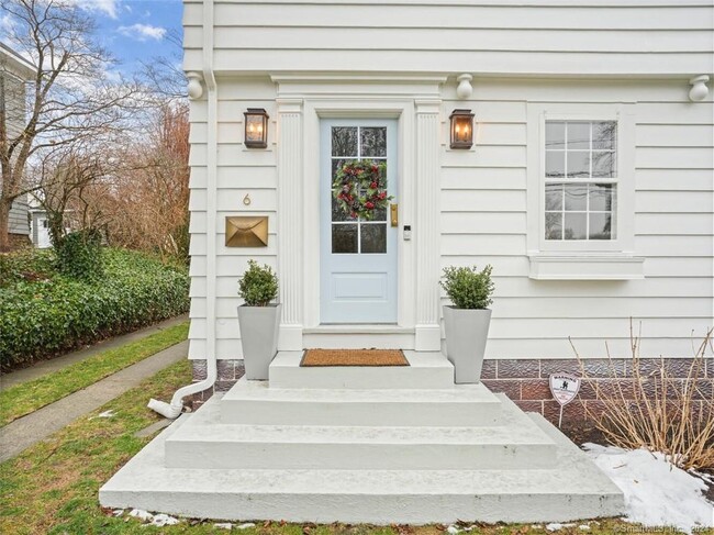 Building Photo - 6 Newtown Terrace