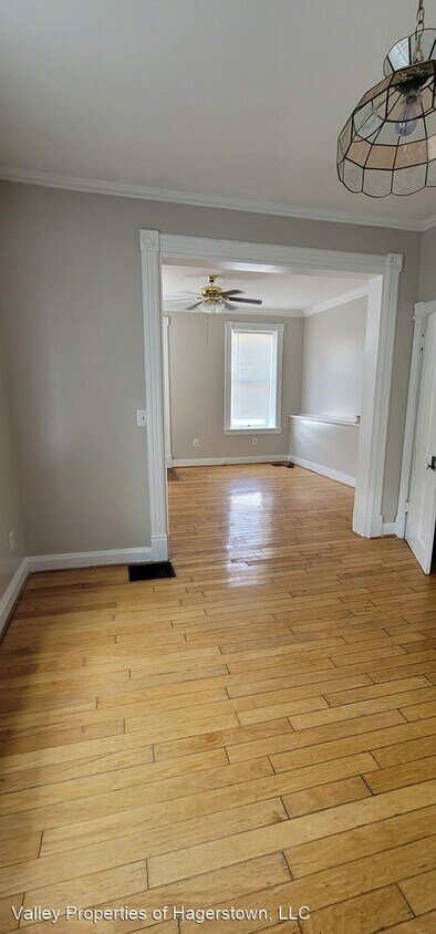 Primary Photo - 3 br, 1 bath House - 228 N Mulberry St