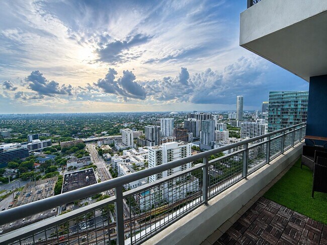 Foto del edificio - 60 SW 13th St