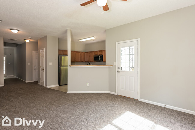 Building Photo - 2318 Coach Way