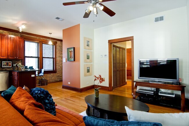 Foto del edificio - 842 W Newport Ave