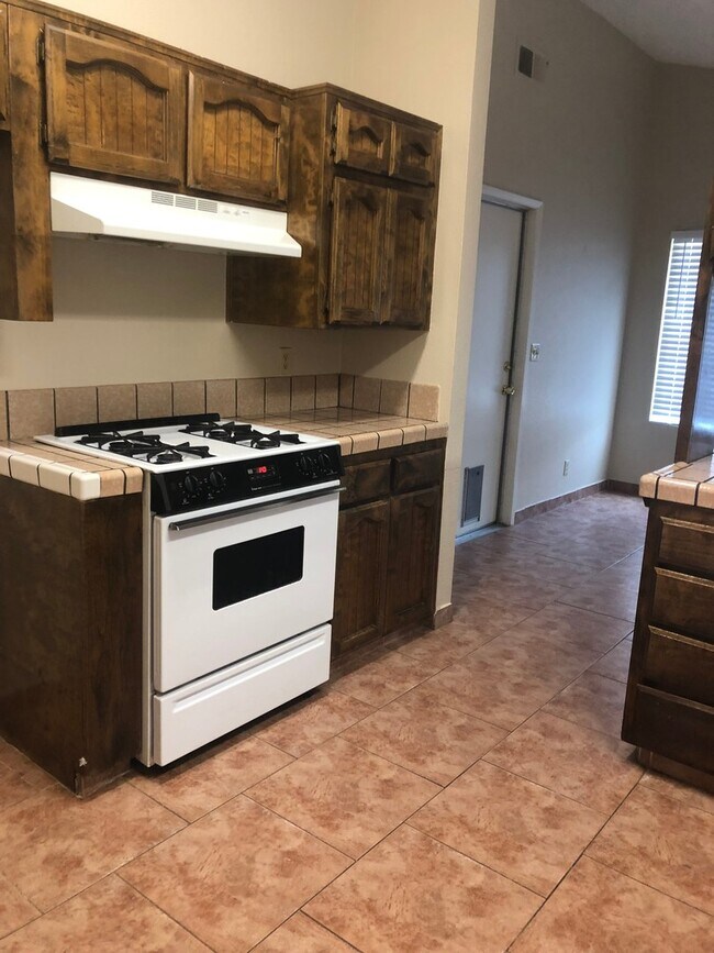 Foto del edificio - 2340 N Edison St