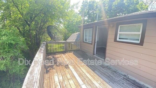 Building Photo - 424 Nordale Ave