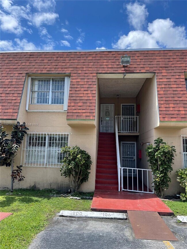 Foto del edificio - 200 NW 107th Ave