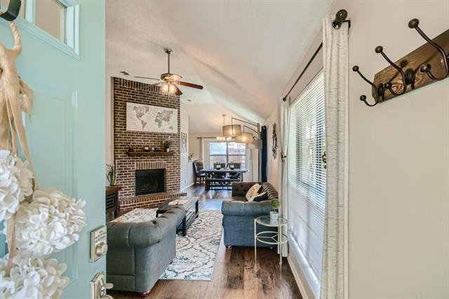 Foto del edificio - 627 Meadowbrook St