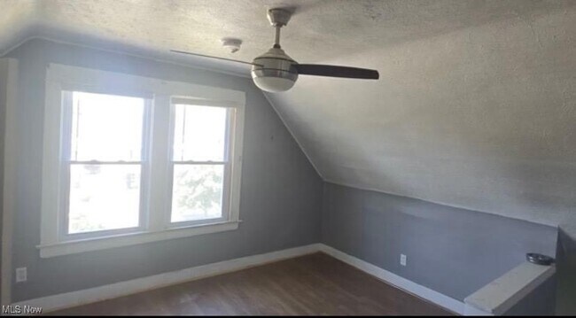 Foto del edificio - 12404 Saywell Ave