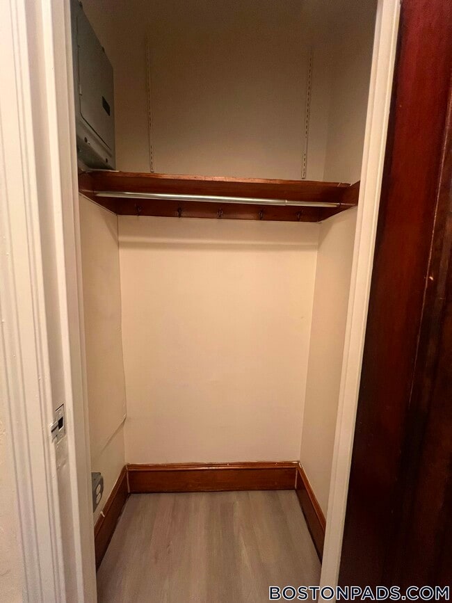 Foto del edificio - 2 Elmwood Ave