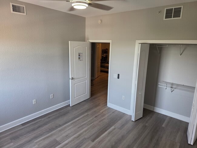 Building Photo - 12033 Gandy Blvd N