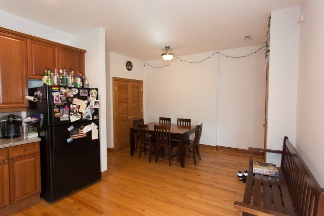 Building Photo - 4051 N Kenmore Ave