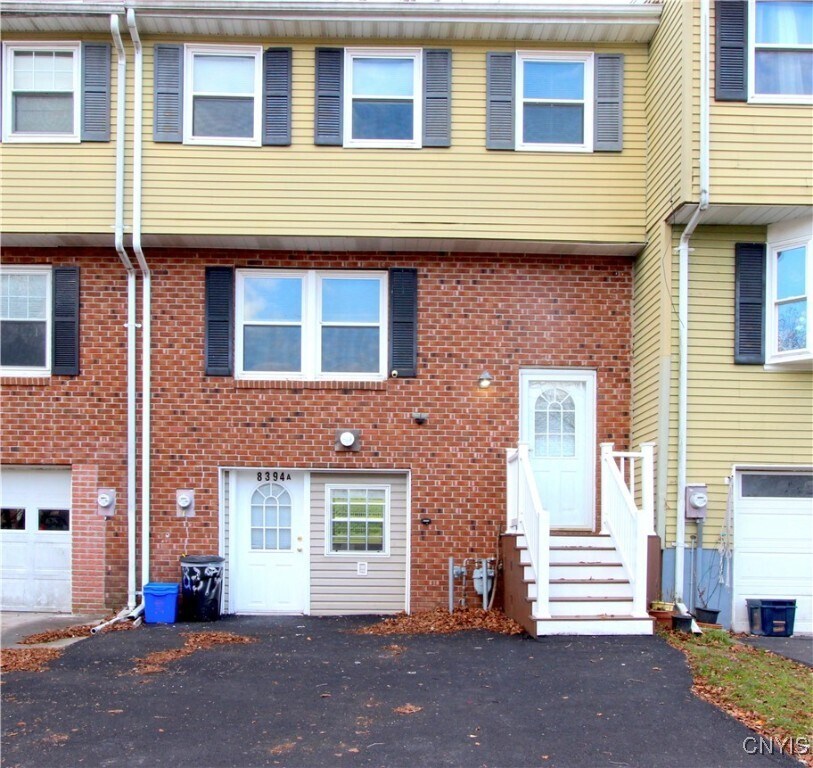 Foto principal - 8394A Shallowcreek Rd