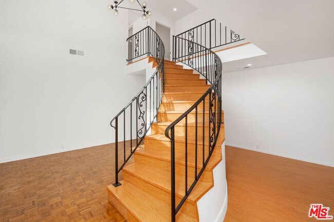 Foto del edificio - 16009 Sabana Ln