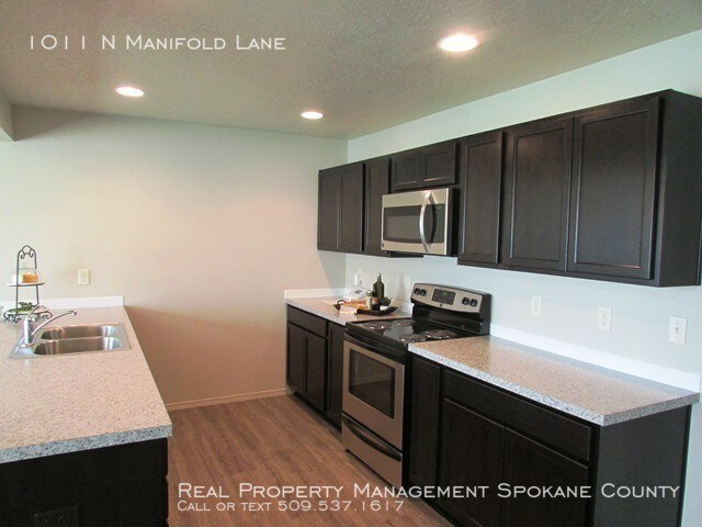 Building Photo - 1011 S Manifold Ln
