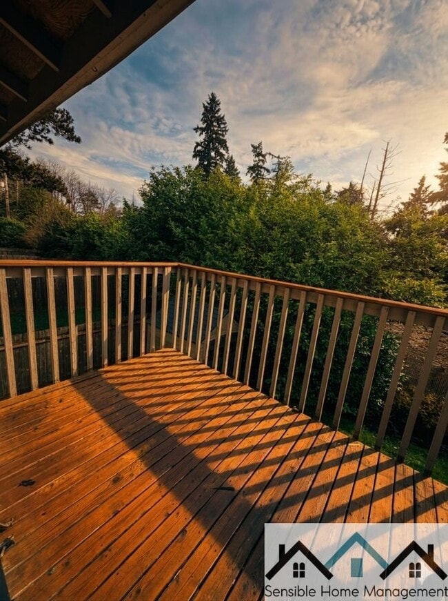 Building Photo - 1018 76 St Ct E