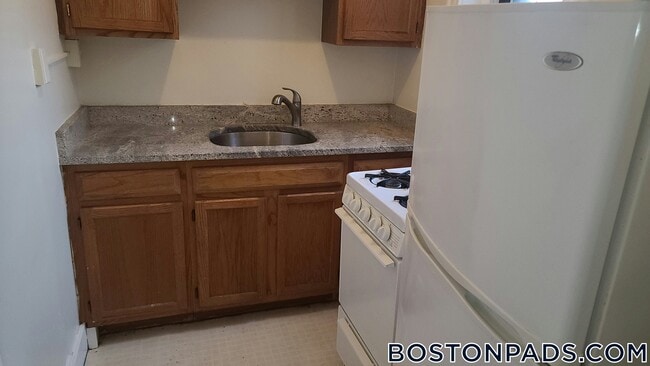 Building Photo - 17-19-19 Washington St S