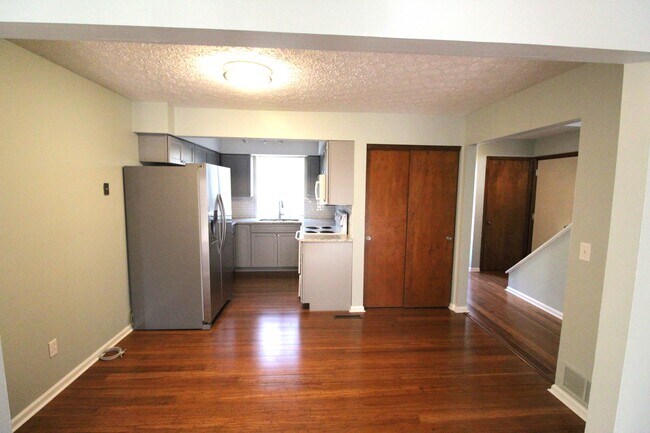 Foto del edificio - 1800 Quarry Ridge Dr