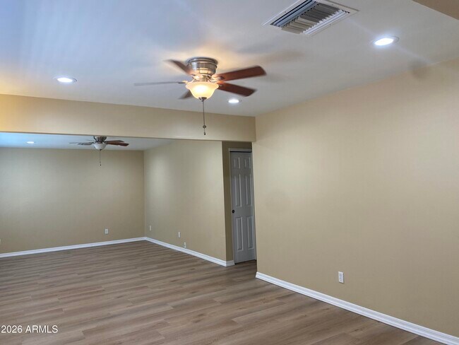 Foto del edificio - 14818 N 38th St