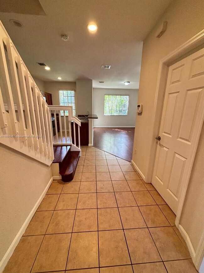 Foto del edificio - 1207 Abaco Ln