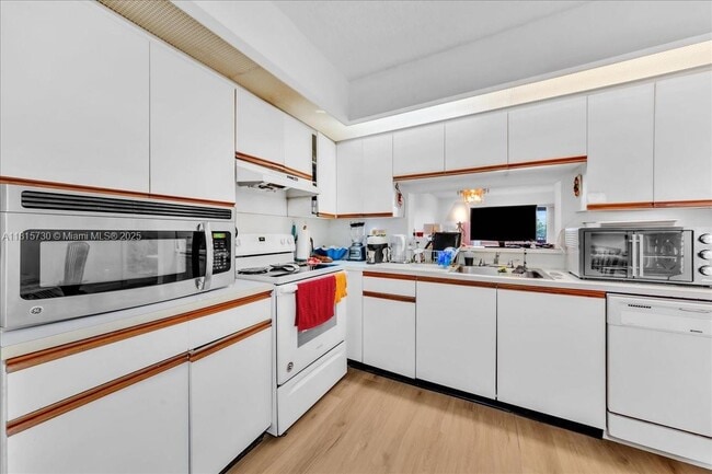 Foto del edificio - 500 SW 130th Terrace