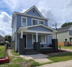 Building Photo - 1517 Summit Ave