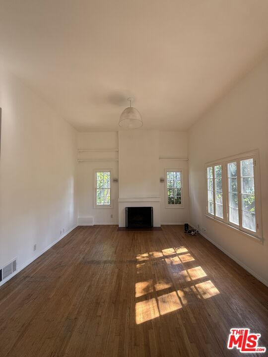 Foto del edificio - 1740 Westerly Terrace