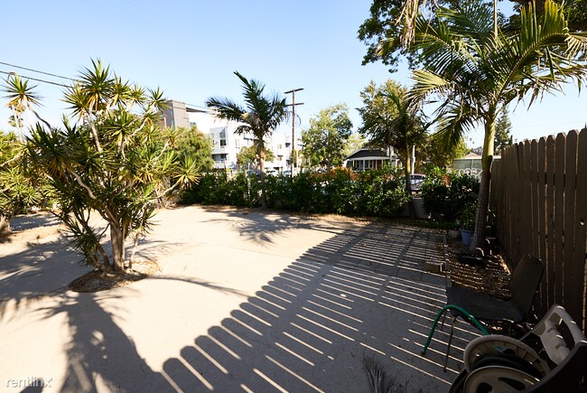 Building Photo - 6 br, 3 bath House - 5801 Lexington Avenue