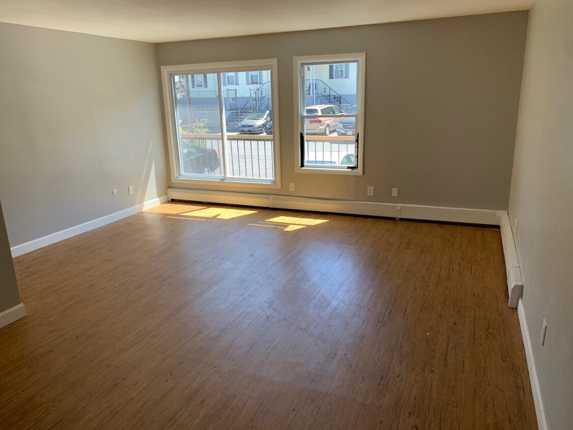 6 N Main St, Fall River, MA 6 Apartments - Fall River, MA 6 N Main St, Fall River, MA 6 Apartments - Fall River, MA